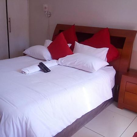 Super Classic Guest House Pretoria Exterior photo
